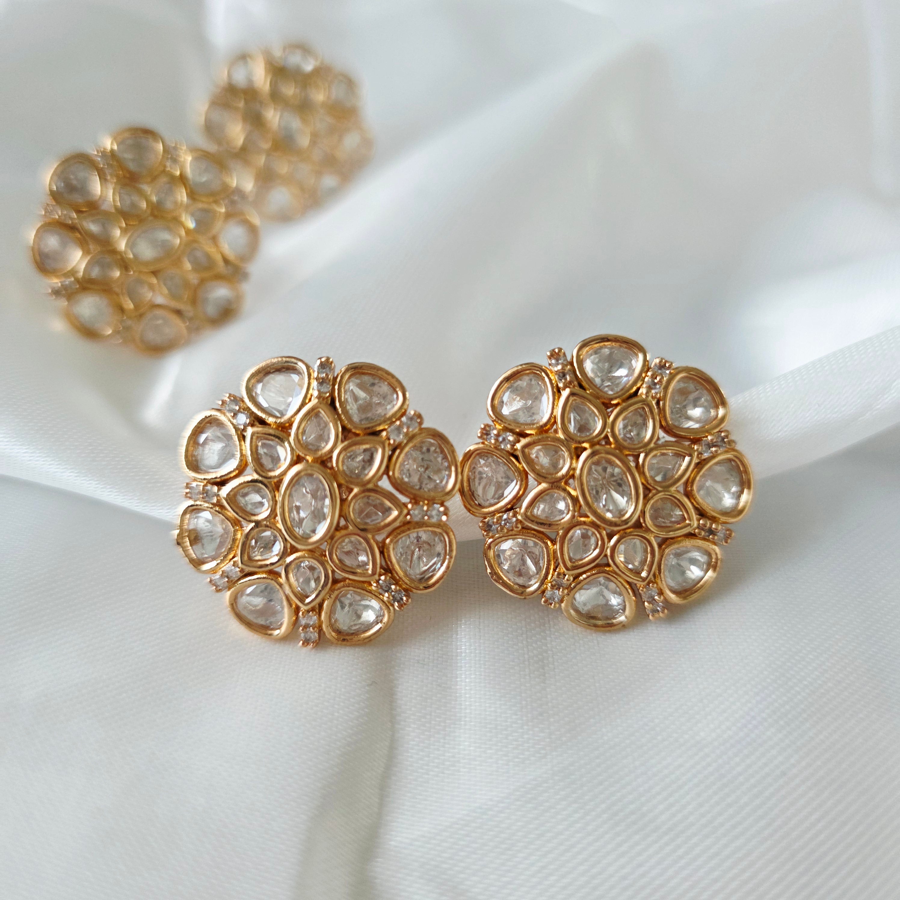 Studs Kundan Round