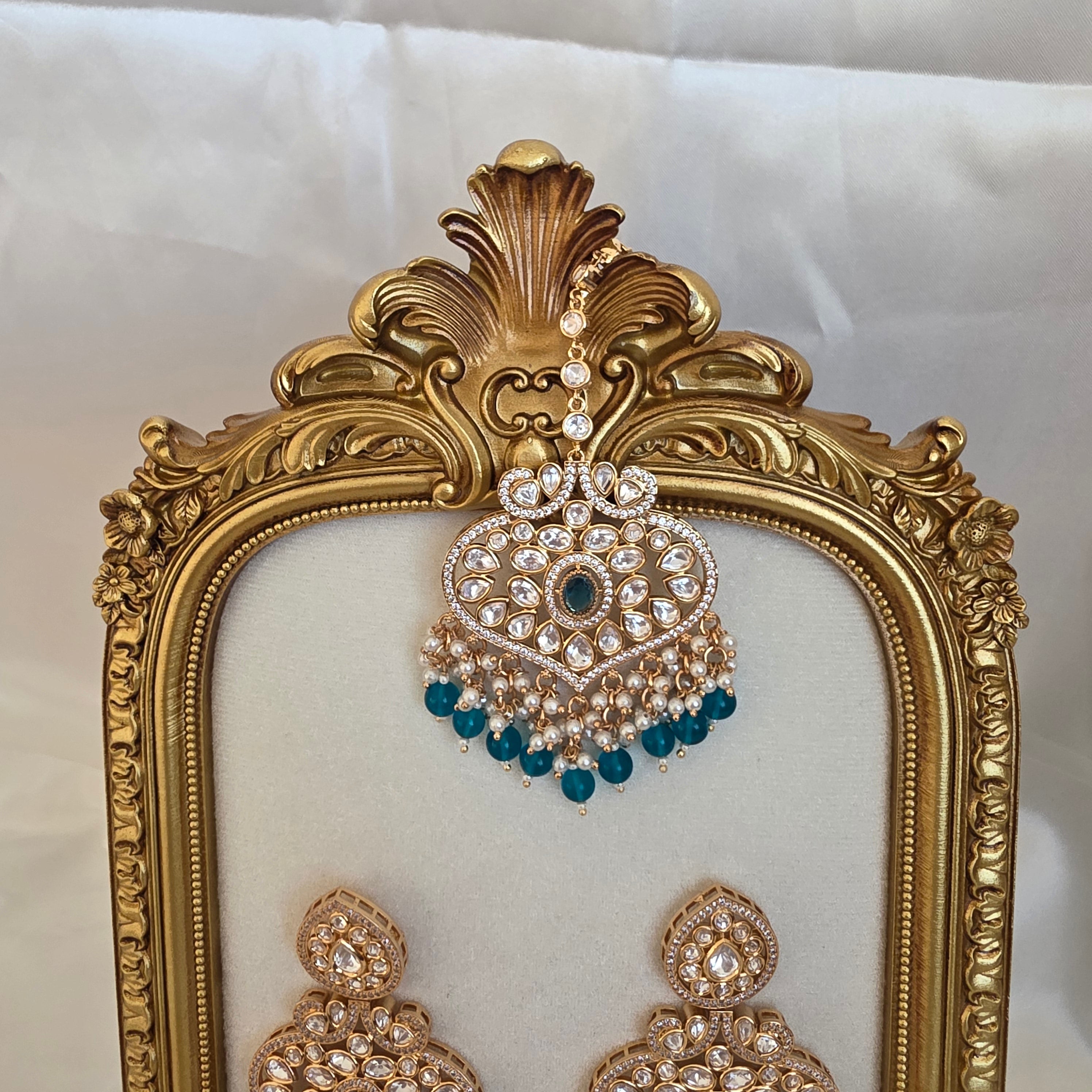 MARVI TIKKA WITH EARRINGS