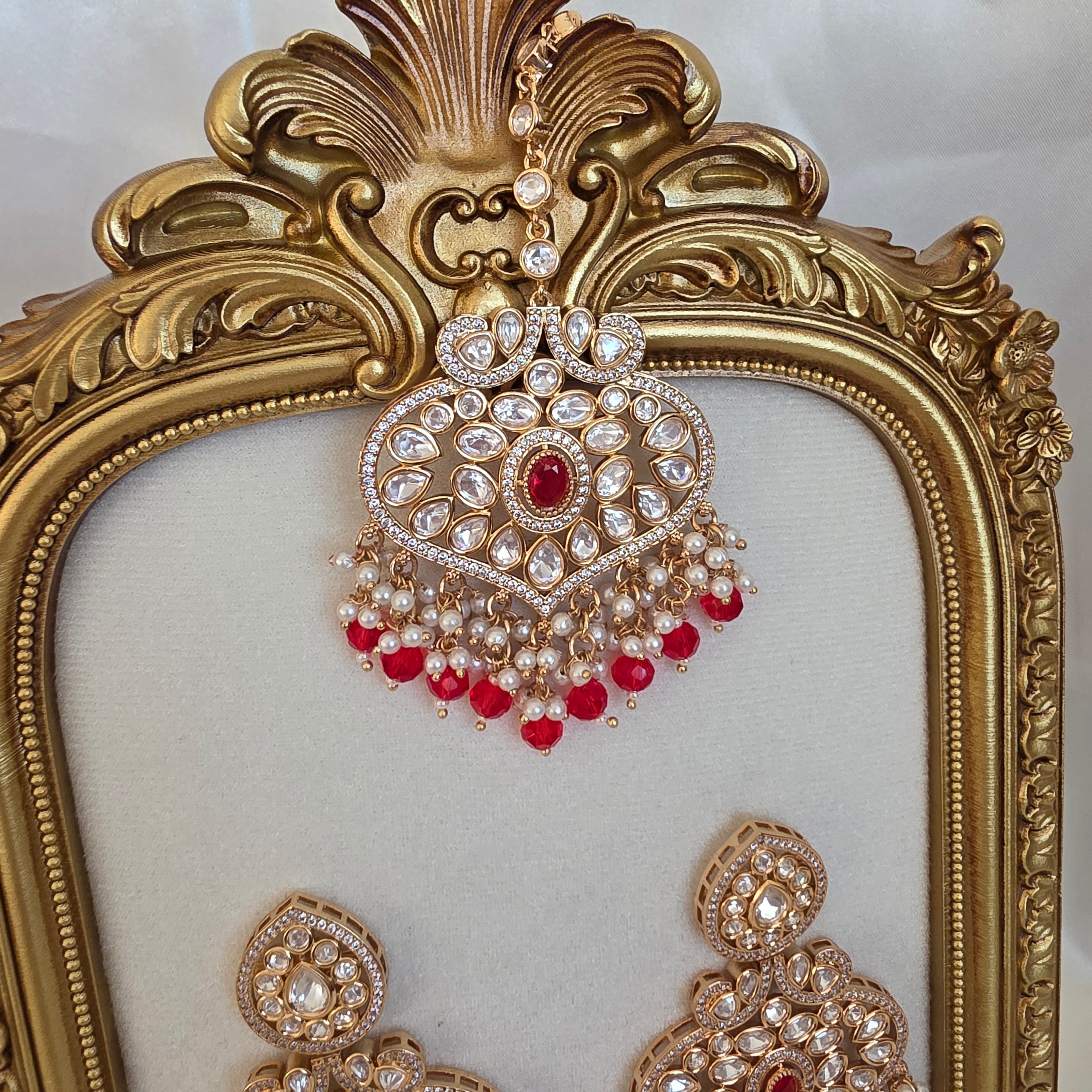 MARVI TIKKA WITH EARRINGS