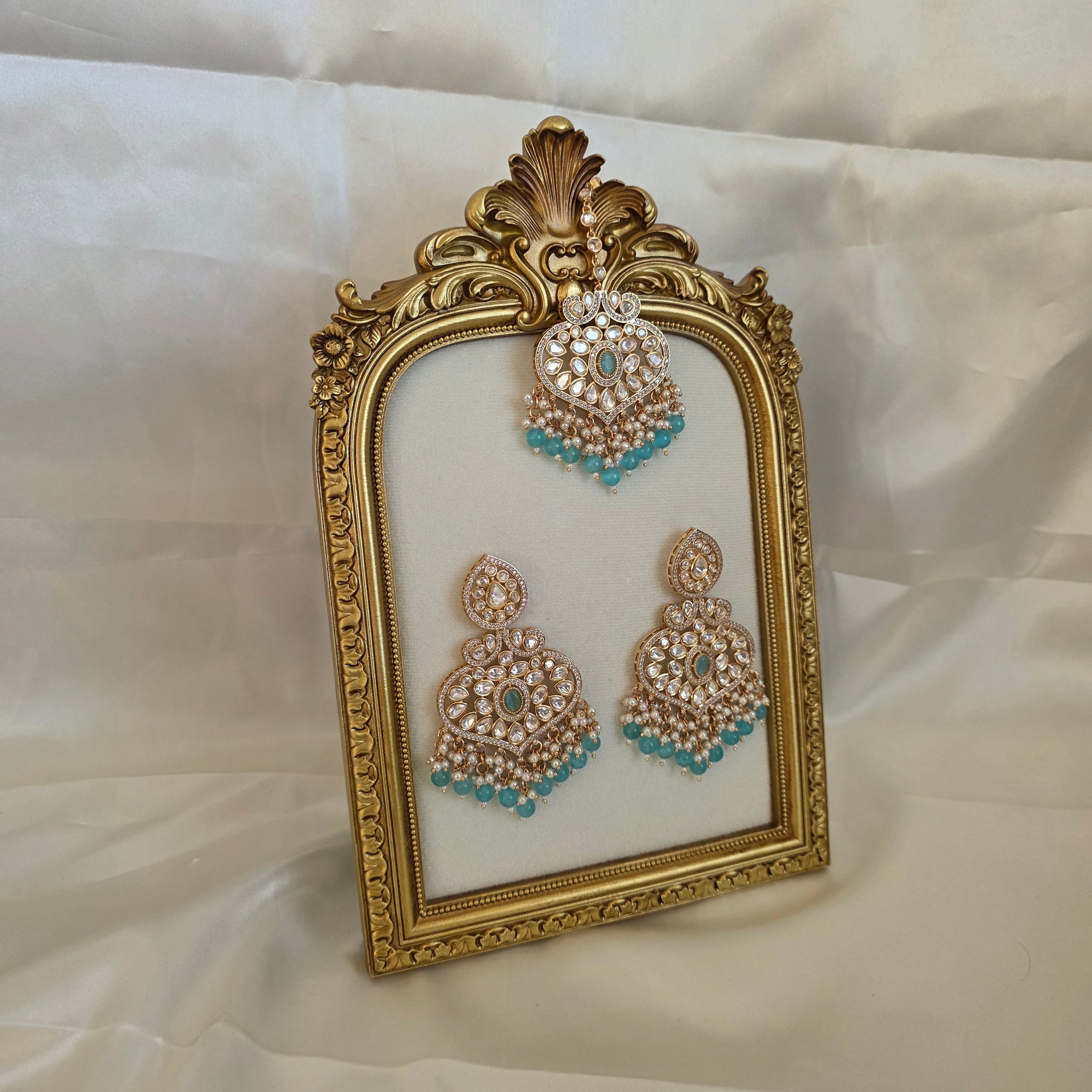 MARVI TIKKA WITH EARRINGS