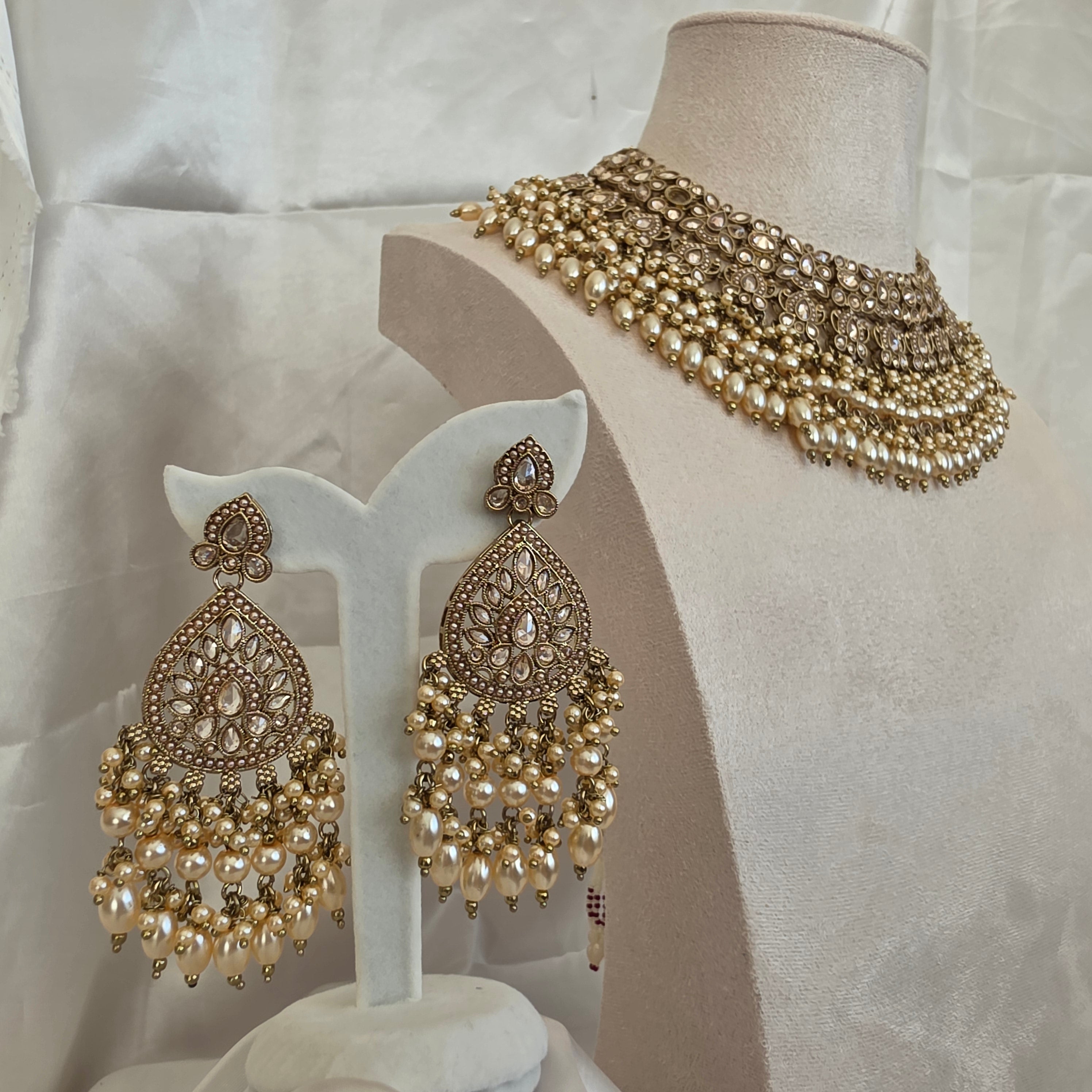 MAHA Crystal Necklace set